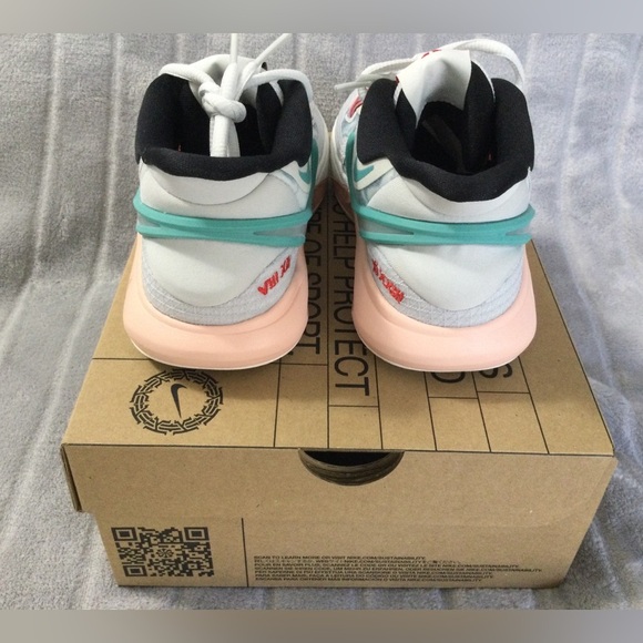 Nike Kyrie 8 Go Photon Dust 4Y DQ8076 002 - Picture 3 of 13